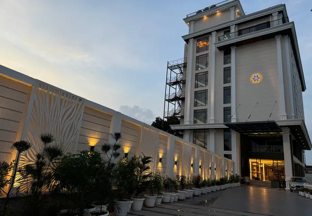 Luxury Hotel Sarnath