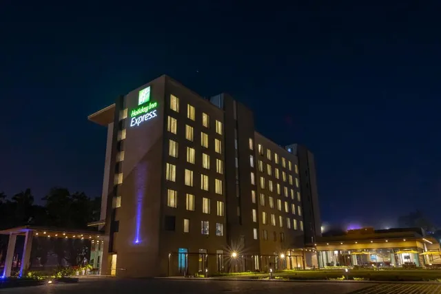 Holiday Inn Express Kolkata Airport, photograph 3