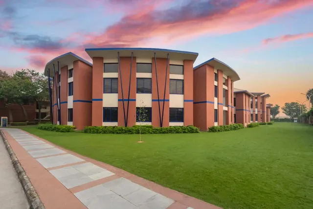 VidyaGyan School Bulandshahr, photograph 2